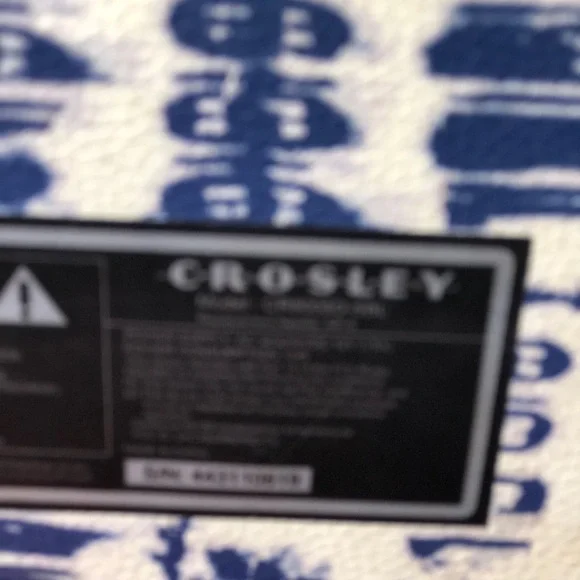 Crosley Black and White Patterned Turntable - Picture 9 of 12
